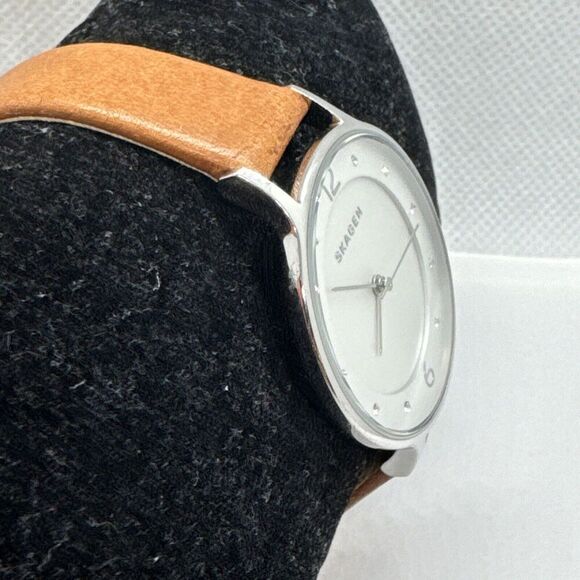 Skagen SKW1085 Women\'s Brown Leather Analog Dial Quartz Wrist Watch AEA234 main image 9